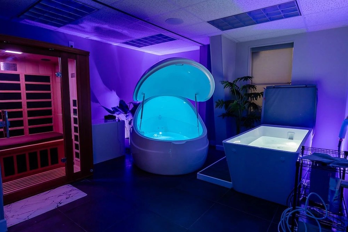 The hot/cold recovery rail at Wellness Elite Fitness — infrared sauna paired with cold plunge in Friendswood, TX