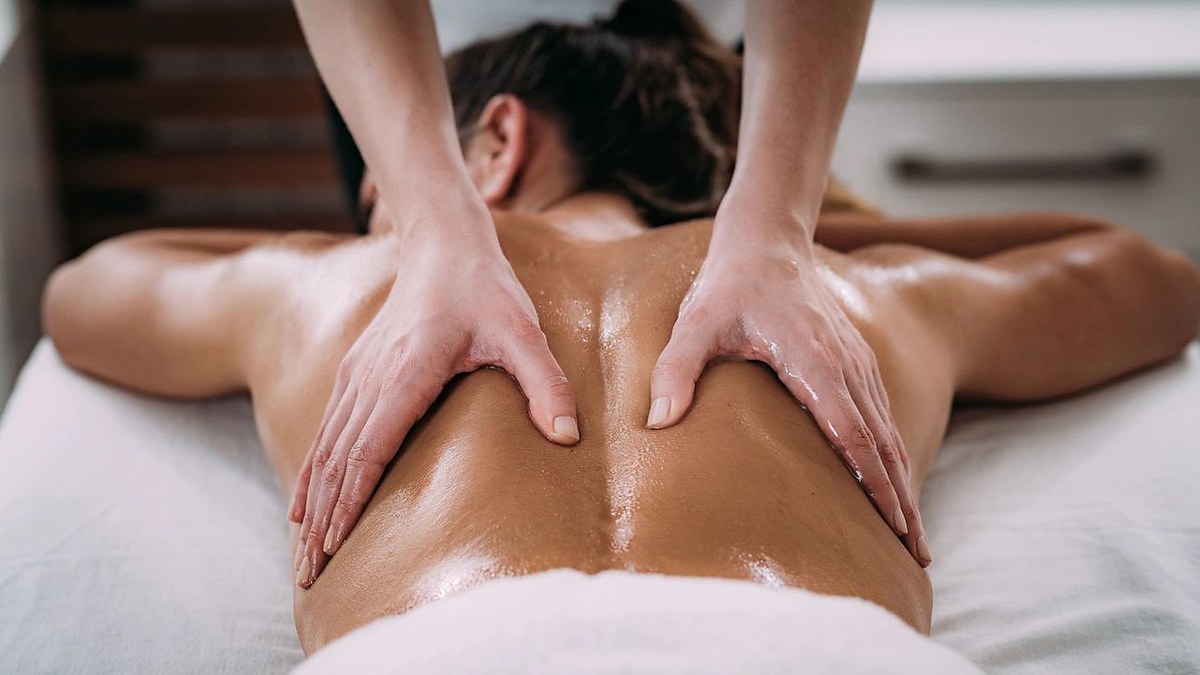 Massage and Stretch Therapy at Wellness Elite Fitness in Friendswood, TX